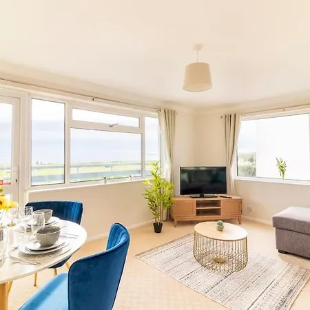 Incredible Sea View 2 Bedroom Beach Apartment Bournemouth Exterior photo