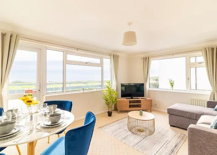Incredible Sea View 2 Bedroom Beach Apartment